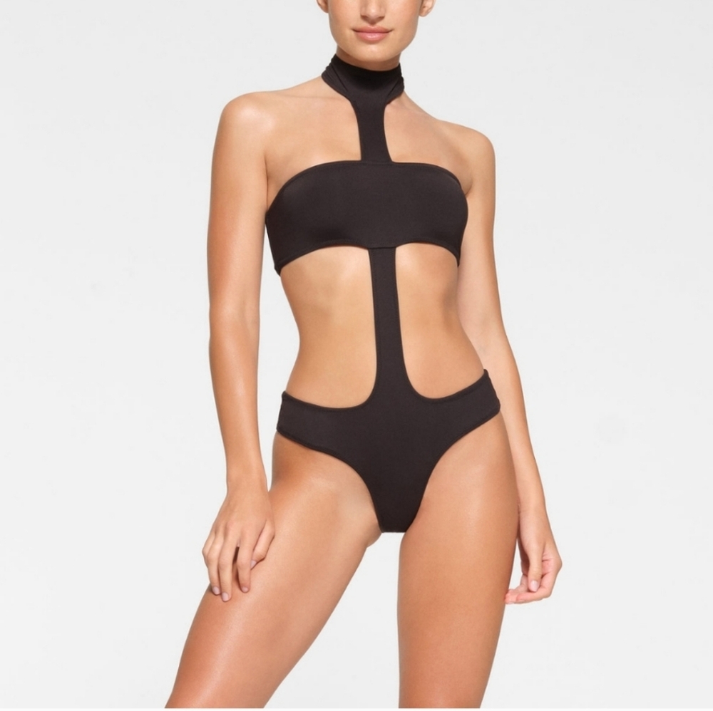 NWT SKIMS SWIM CUT OUT HALTER MONOKINI IN ONYX Plus 3X